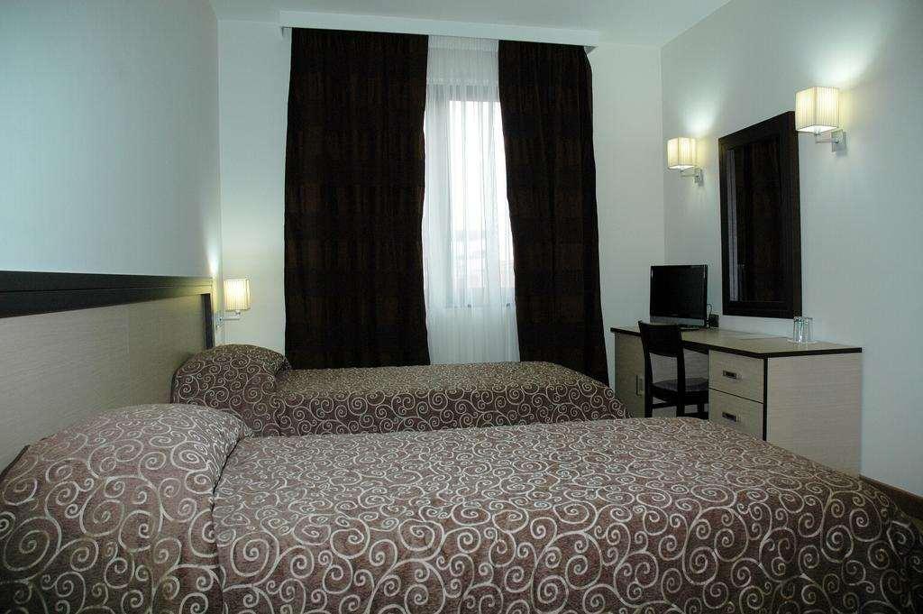 Fieri Hotel Fier Rum bild
