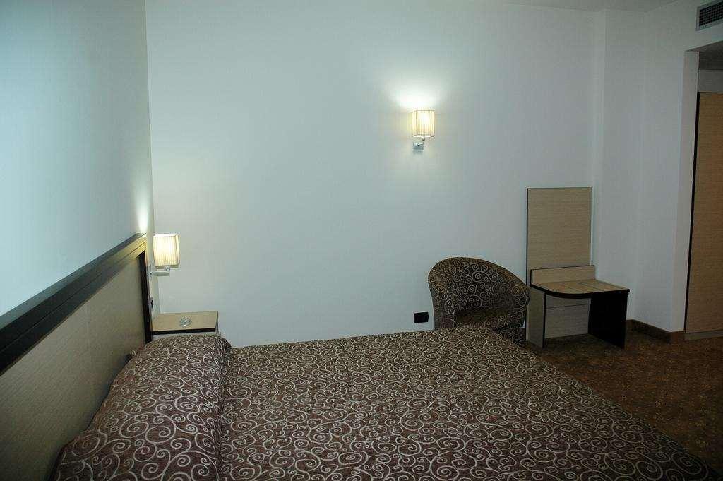 Fieri Hotel Fier Rum bild